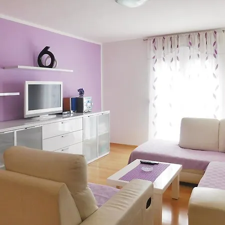 Two-bedroom In بيت للعطل *