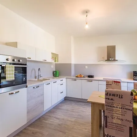 بيت للعطل Two-bedroom In *