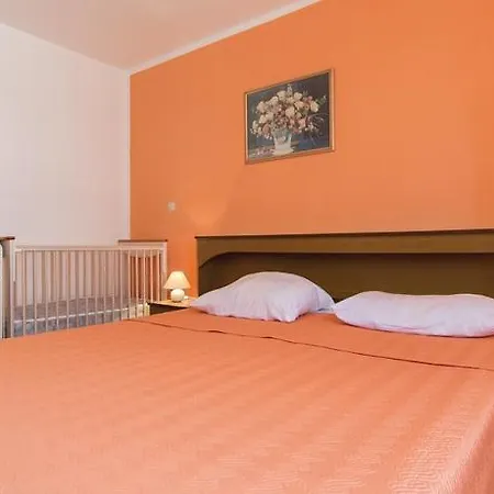 Two-Bedroom Holiday Home In Pula * Пула