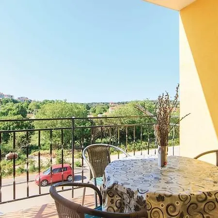 Two-Bedroom Holiday Home In Pula *