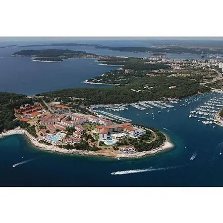 Two-Bedroom Holiday Home In Pula