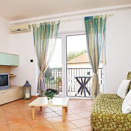 Two-bedroom In Semesterbostad *