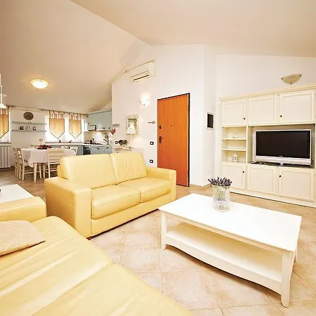 Two-Bedroom Holiday Home In Pula Дом отдыха *