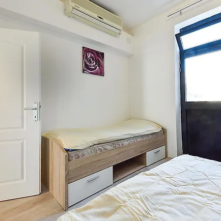 2 Bedroom Stunning In