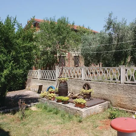 Two-Bedroom Holiday Home In Pula Пула