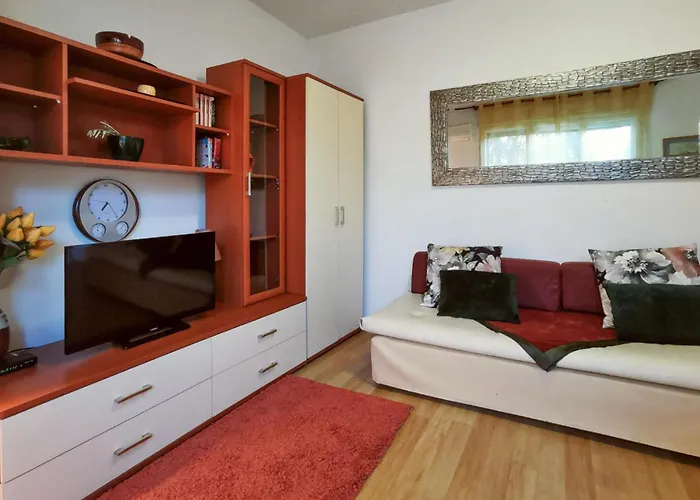 بيت للعطل Two-bedroom In *
