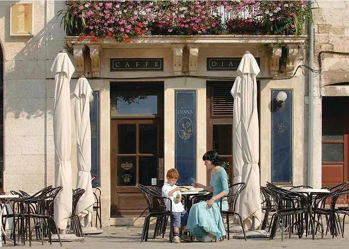 Two-bedroom In 普拉