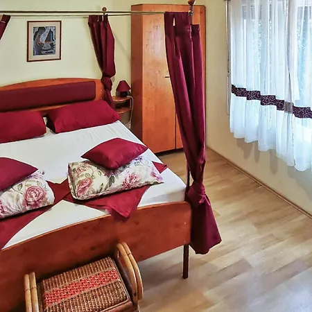 Two-bedroom In Ferienhaus Pula