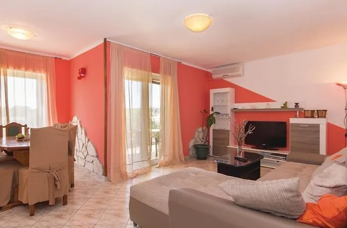 Two-bedroom In * פולה