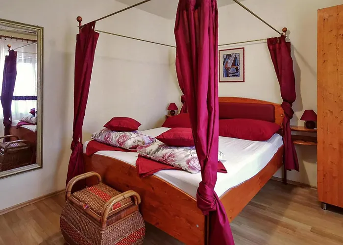Two-bedroom In פולה