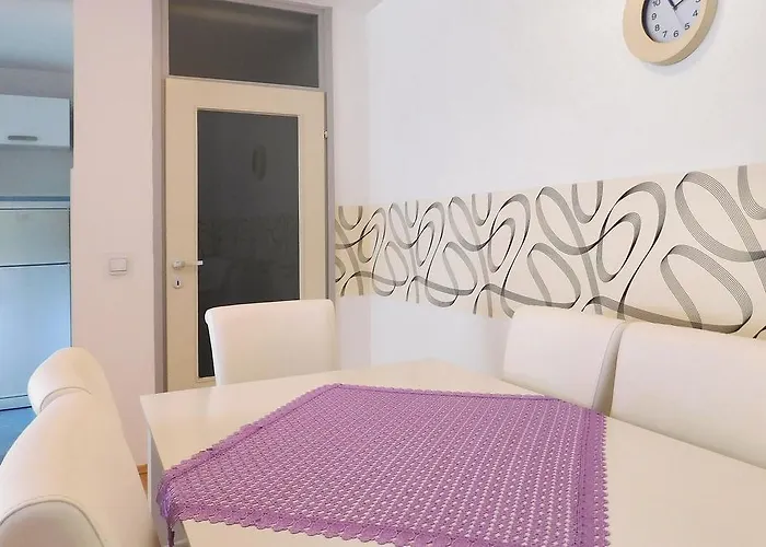 Two-bedroom In * פולה