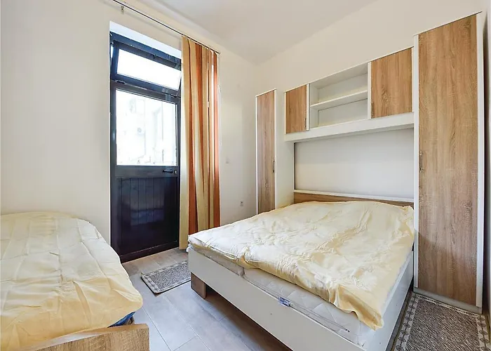 Two-bedroom In בית נופש פולה